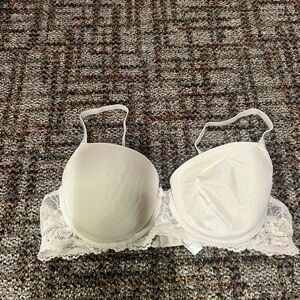 White Lace Push-Up Bra with Underwire Support